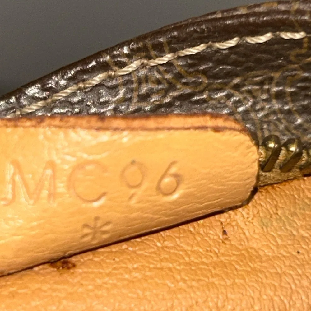GUC Celine Triomphe Leather shoulder bag - Picture 16 of 16